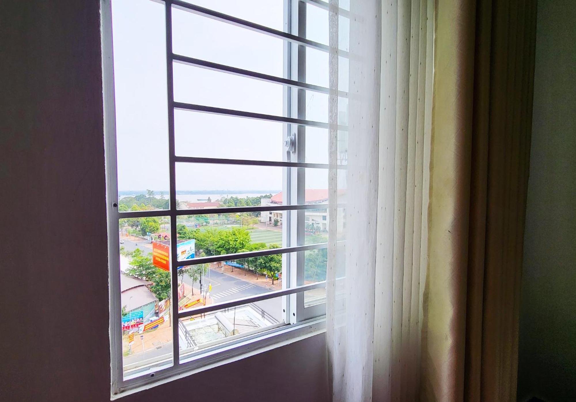 Hoang Son Hotel - Кан То Екстериор снимка