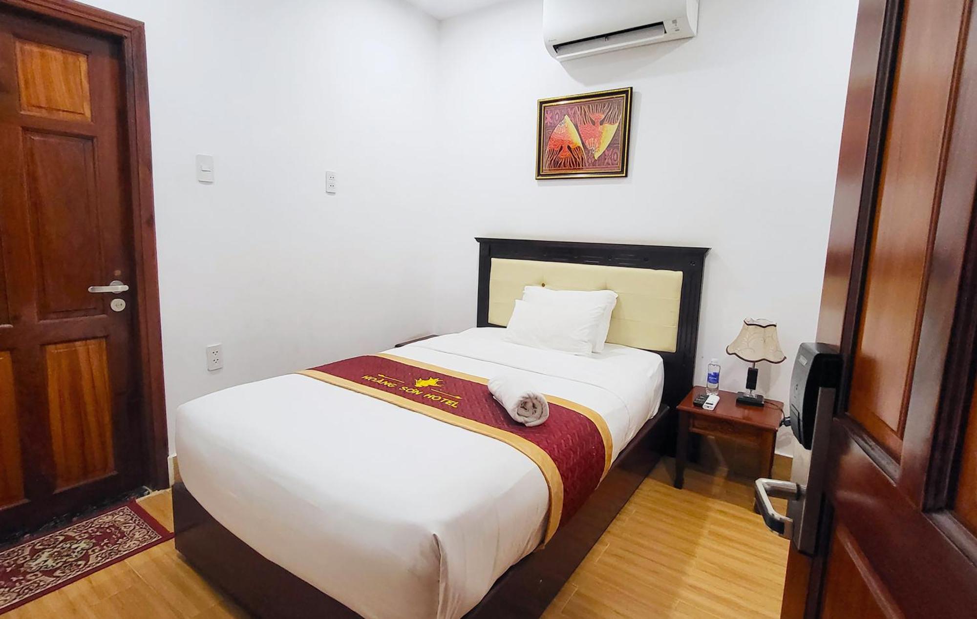Hoang Son Hotel - Кан То Екстериор снимка
